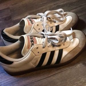 Adidas size 5 kids/ 6.5 women samba shoe.